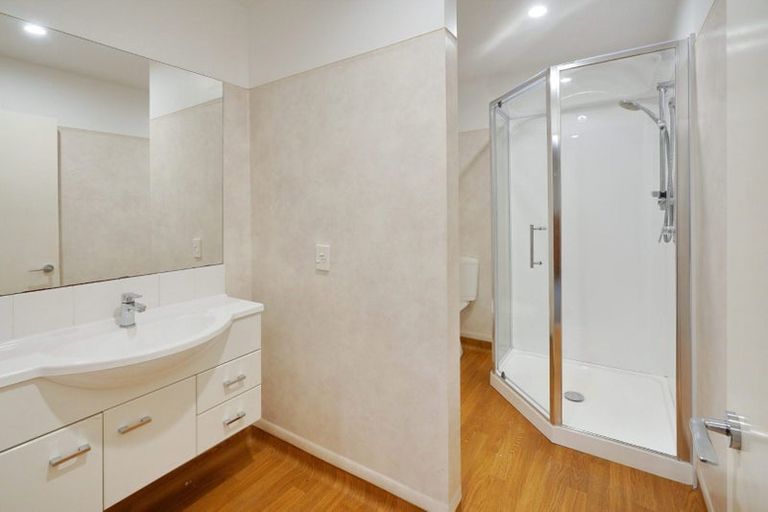 Photo of property in 17b Athol Terrace, Upper Riccarton, Christchurch, 8041