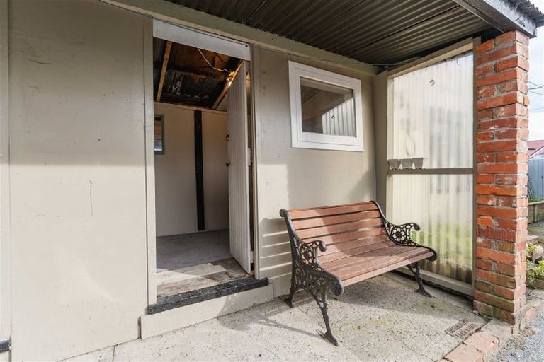Photo of property in 73 Oxford Street, South Dunedin, Dunedin, 9012