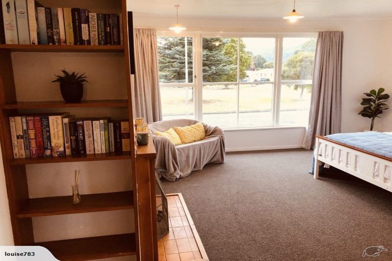 Photo of property in 6 Mararoa Drive, Manapouri, 9679