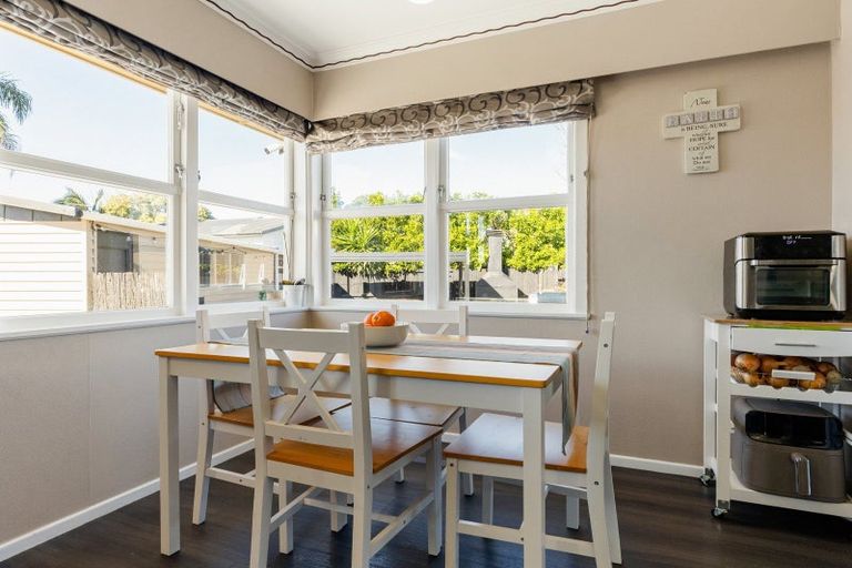 Photo of property in 70 Mears Road, St Andrews, Hamilton, 3200