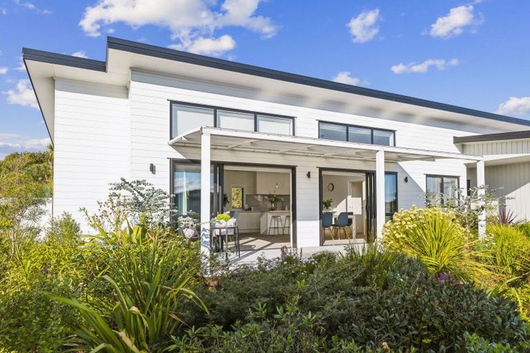 Photo of property in 12 Takahe Drive, Paraparaumu Beach, Paraparaumu, 5032