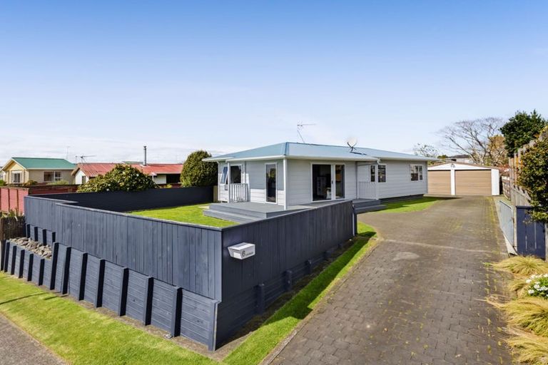 Photo of property in 6 Camellia Avenue, Bell Block, New Plymouth, 4312