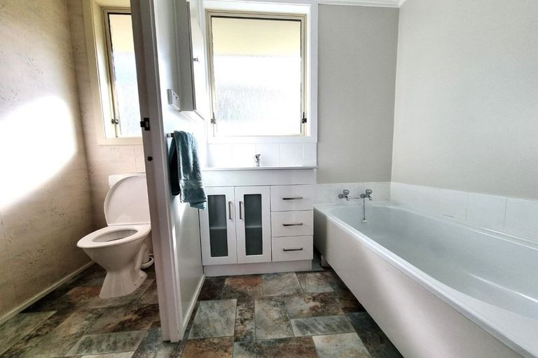 Photo of property in 27 Viewmont Drive, Harbour View, Lower Hutt, 5010