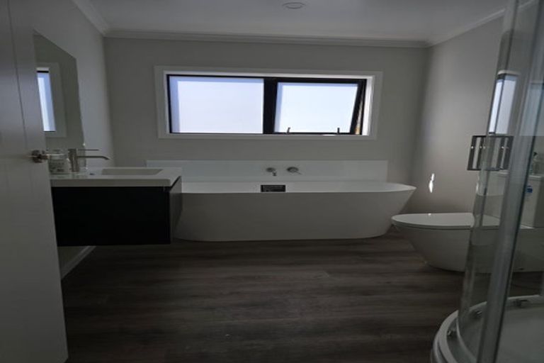 Photo of property in 19 Rotoiti Place, Paraparaumu, 5032