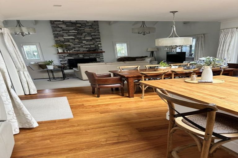 Photo of property in 20 Golf Road, Heretaunga, Upper Hutt, 5018