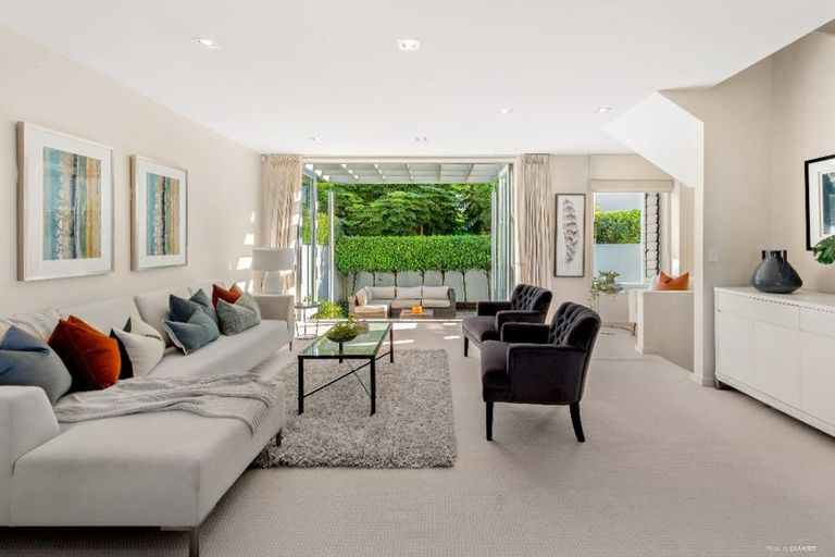 Photo of property in 9/4 Campbell Road, Takapuna, Auckland, 0622