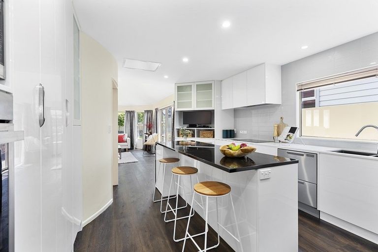 Photo of property in 36 Downing Street, Crofton Downs, Wellington, 6035