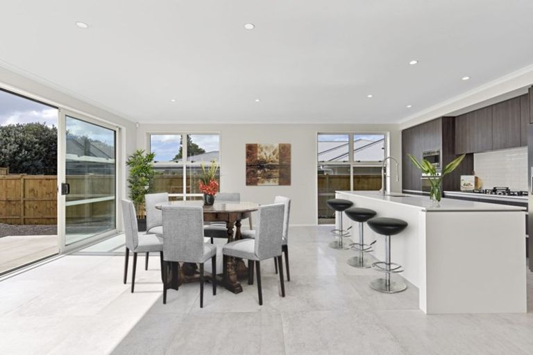 Photo of property in 26 Kukuwai Avenue, Red Beach, 0932