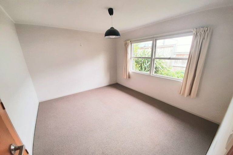 Photo of property in 2/73 Newhaven Terrace, Mairangi Bay, Auckland, 0630