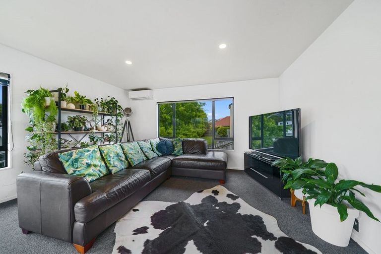 Photo of property in 41 Samwell Drive, Whitby, Porirua, 5024