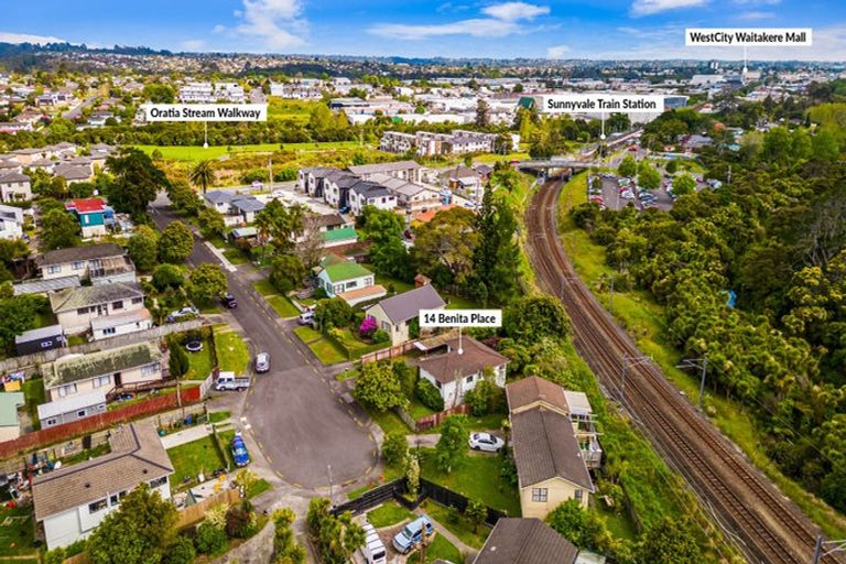 Photo of property in 14 Benita Place, Sunnyvale, Auckland, 0612