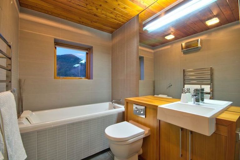 Photo of property in 673 Glenorchy-queenstown Road, Closeburn, Queenstown, 9371