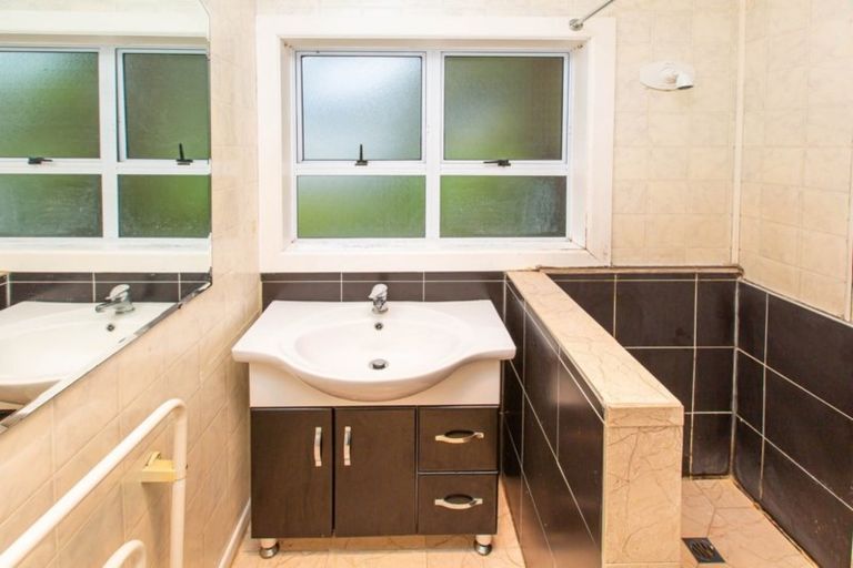 Photo of property in 21 Laurelwood Avenue, Pukekohe, 2120