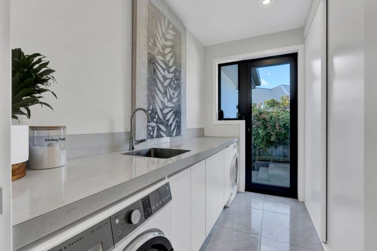 Photo of property in 10 Augusta Grove, Waiwhakaiho, New Plymouth, 4312