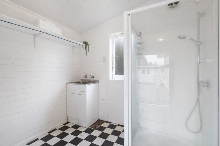 Photo of property in 104 Arnold Street, Leamington, Cambridge, 3432