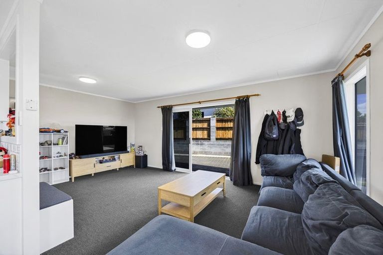 Photo of property in 6 Camellia Avenue, Bell Block, New Plymouth, 4312
