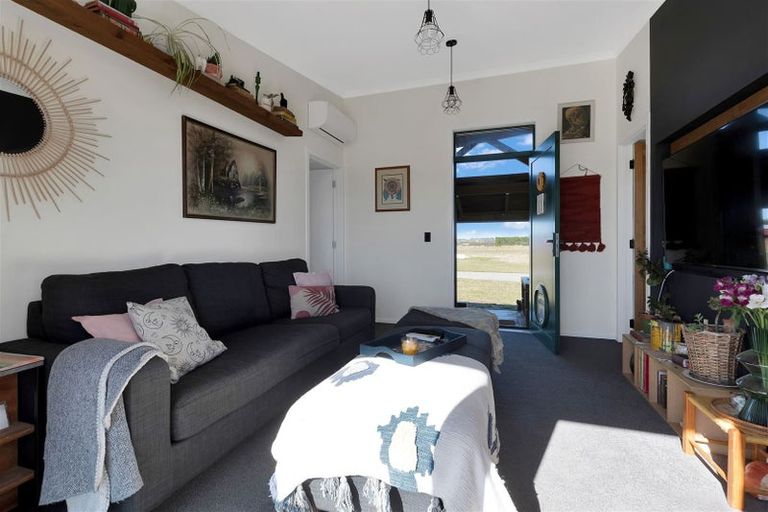 Photo of property in 1423 Poyntzs Road, West Eyreton, Rangiora, 7475