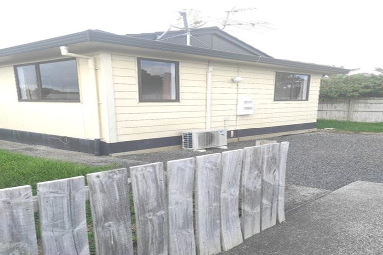 Photo of property in 2/21 Penion Drive, Flat Bush, Auckland, 2023
