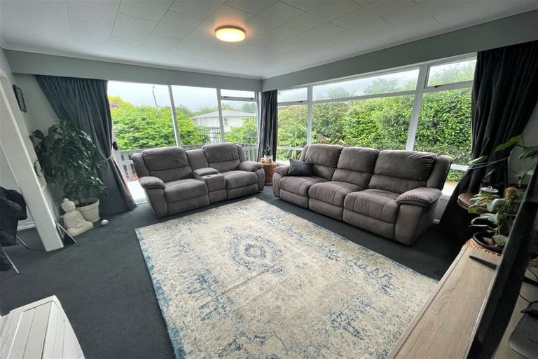 Photo of property in 5 Parera Grove, Heretaunga, Upper Hutt, 5018