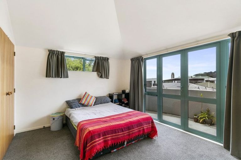 Photo of property in 1 Oak Grove, Mount Cook, Wellington, 6011