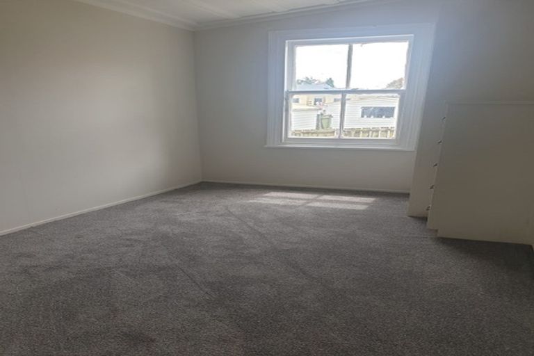 Photo of property in 7 Coles Crescent, Papakura, 2110