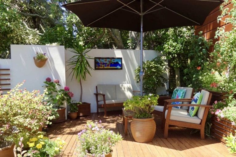 Photo of property in 2/71 Balmain Road, Birkenhead, Auckland, 0626