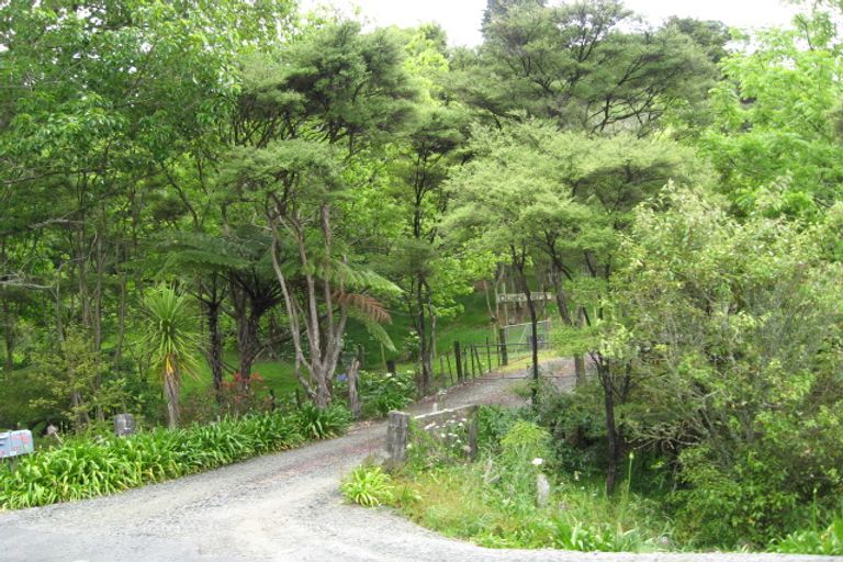 Photo of property in 222 Muriwai Road, Waimauku, 0881