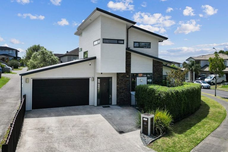 Photo of property in 22 Midhurst Avenue, Henderson, Auckland, 0612