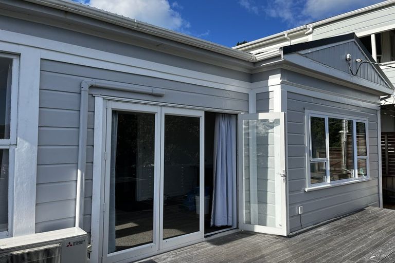 Photo of property in 203 Melbourne Road, Island Bay, Wellington, 6023