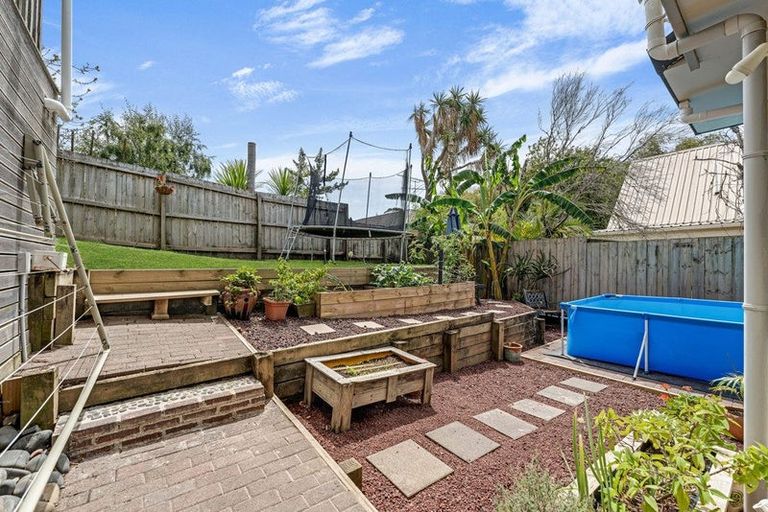 Photo of property in 120b Triangle Road, Massey, Auckland, 0614