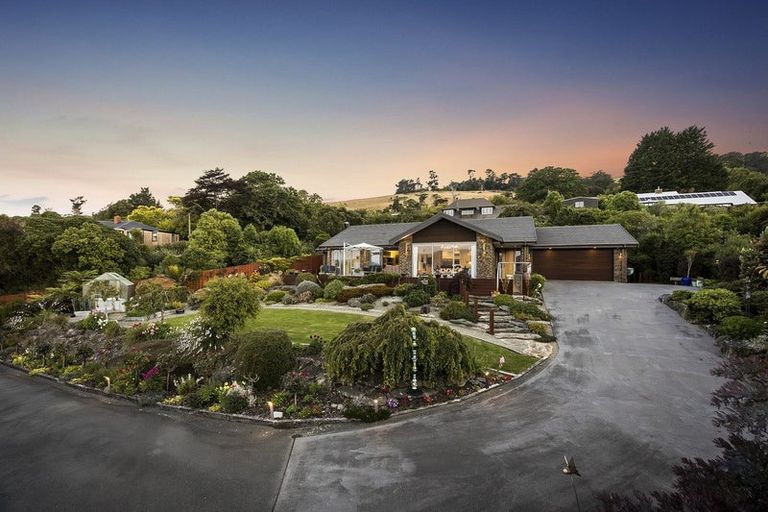 Photo of property in 28 Barling Street, Macandrew Bay, Dunedin, 9014