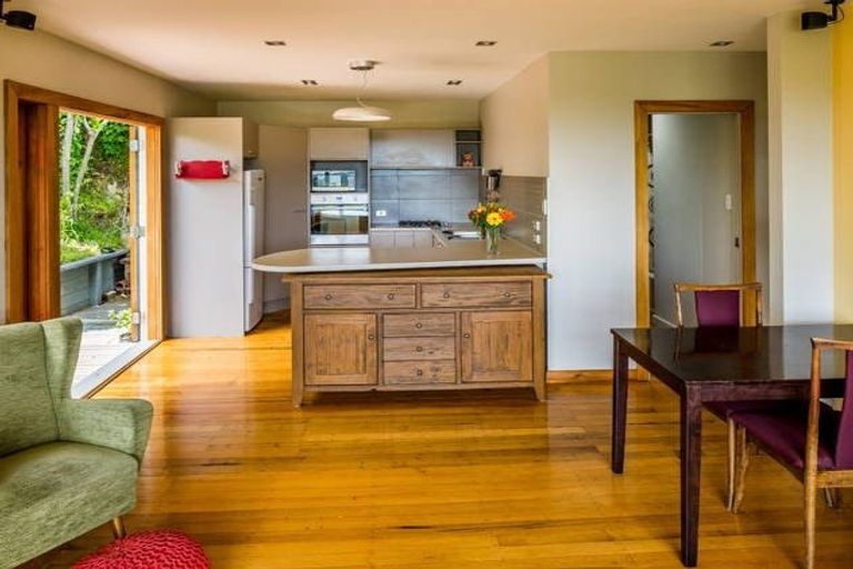 Photo of property in 22 Kiriwai Road, Paremata, Porirua, 5024