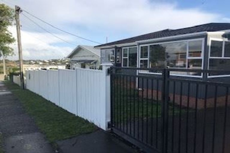 Photo of property in 13 Tui Glen Road, Birkenhead, Auckland, 0626