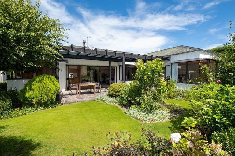 Photo of property in 3 Kopanga Road, Havelock North, 4130