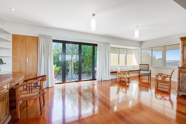 Photo of property in 52 Balboa Drive, Matakatia, Whangaparaoa, 0930