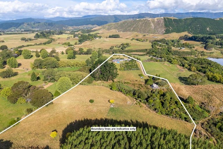 Photo of property in 101 Forest Lakes Road, Otaki, 5583
