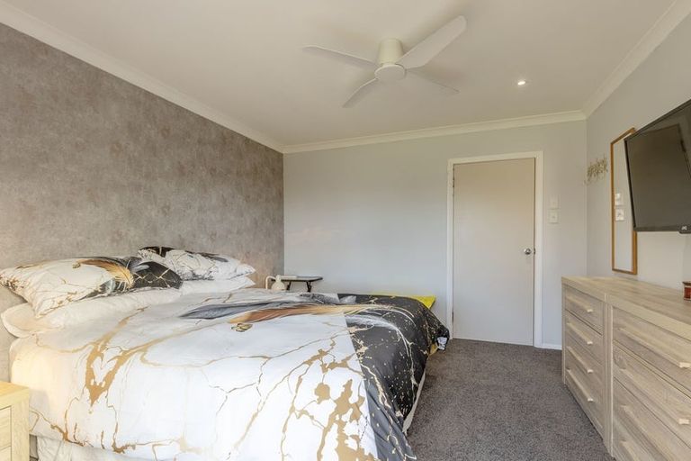 Photo of property in 31 Parerohi Grove, Kuratau, Turangi, 3381