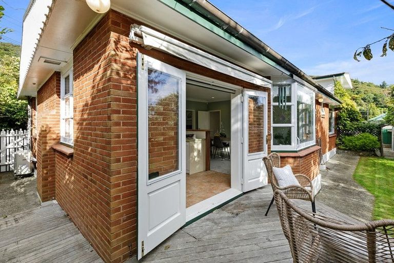 Photo of property in 343 Riverside Drive, Fairfield, Lower Hutt, 5011