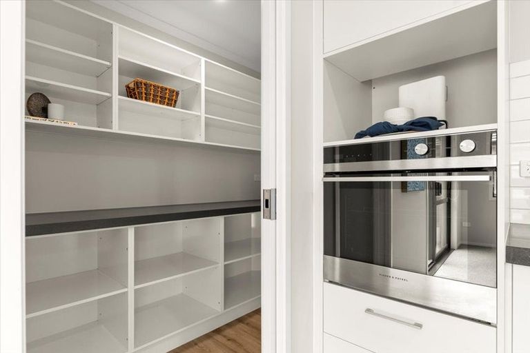 Photo of property in 225 Te Okuroa Drive, Papamoa, 3118