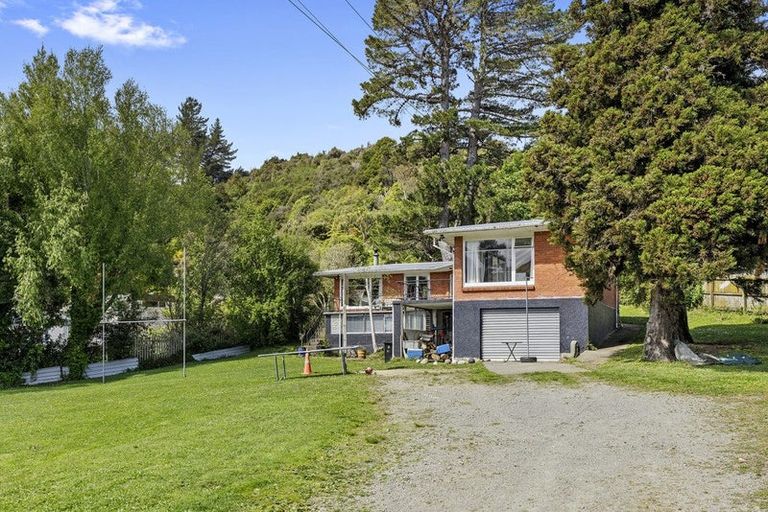 Photo of property in 119 Stokes Valley Road, Stokes Valley, Lower Hutt, 5019