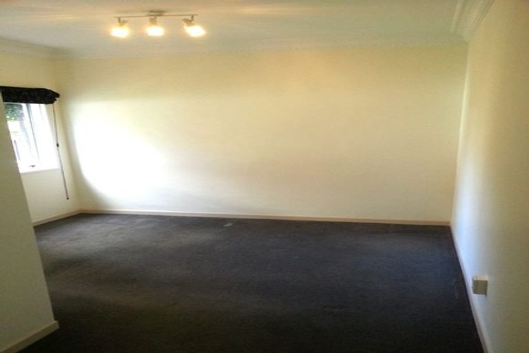 Photo of property in 8 Eclipse Place, Half Moon Bay, Auckland, 2012