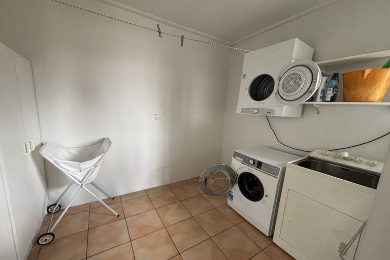 Photo of property in 37a-37b Marau Crescent, Mission Bay, Auckland, 1071