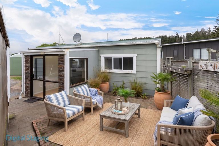 Photo of property in 16 Hydrabad Drive, Waitarere Beach, Levin, 5510