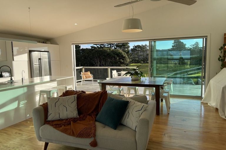 Photo of property in 48 Christian Road, Swanson, Auckland, 0614