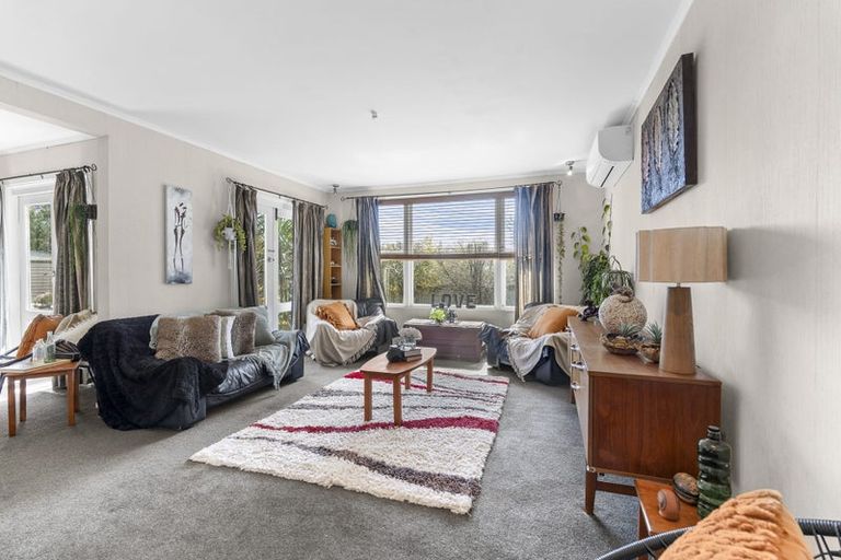 Photo of property in 71 Mountain Road, Sentry Hill, New Plymouth, 4373