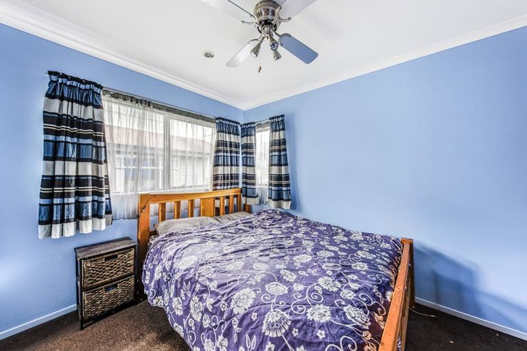 Photo of property in 86 San Marino Drive West, Henderson, Auckland, 0612