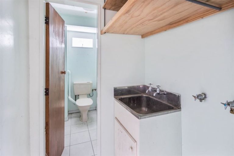 Photo of property in 31 Clifford Road, Johnsonville, Wellington, 6037