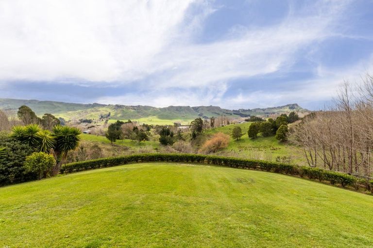 Photo of property in 35 Raratu Road, Kahuranaki, Havelock North, 4295