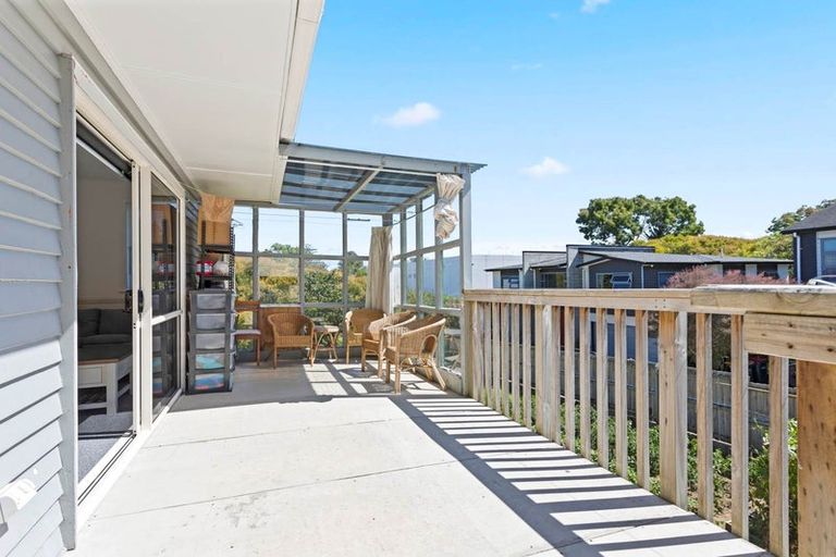 Photo of property in 39 Newington Road, Henderson, Auckland, 0612