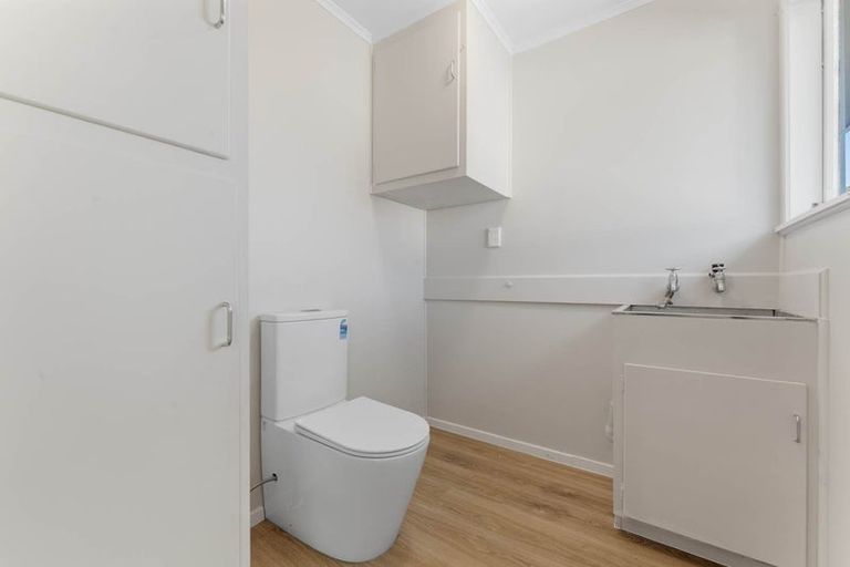 Photo of property in 76 Salamanca Road, Sunnynook, Auckland, 0620